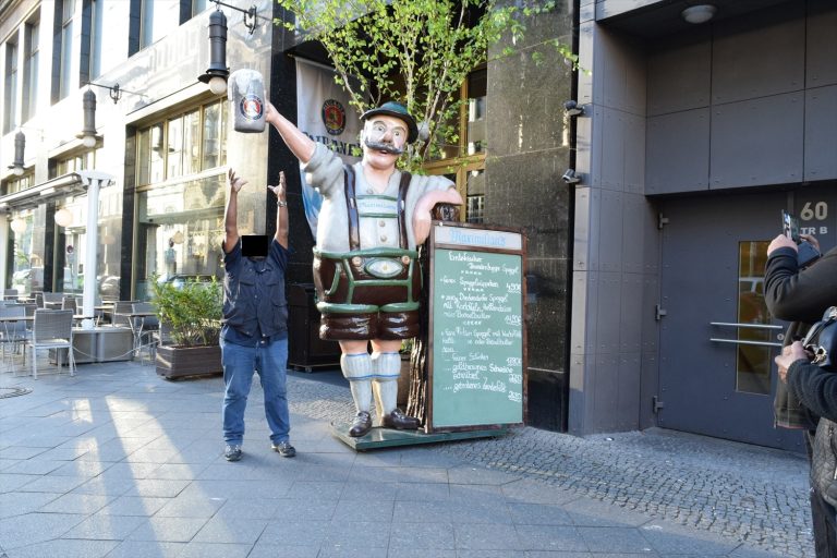 Restaurant Maximilians Berlin｜観光客向けガイドと本格バイエルン料理の魅力
