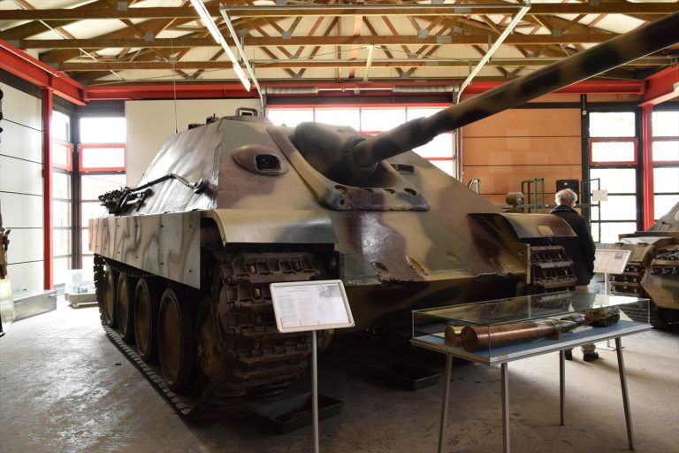 ムンスター戦車博物館展示ヤークトパンターの歴史・戦術・技術を徹底解説
