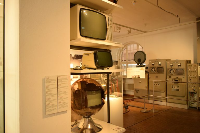 機械式テレビからデジタル時代まで！ドイツ技術博物館展示完全解説