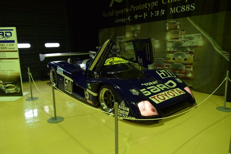 八戸ツカハラミュージアムに展示されているSARD・トヨタ MC88Sの歴史・活躍・技術的魅力