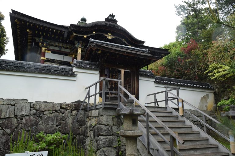 京都・高台寺霊屋で辿る豊臣秀吉とねねの愛と祈りの歴史物語