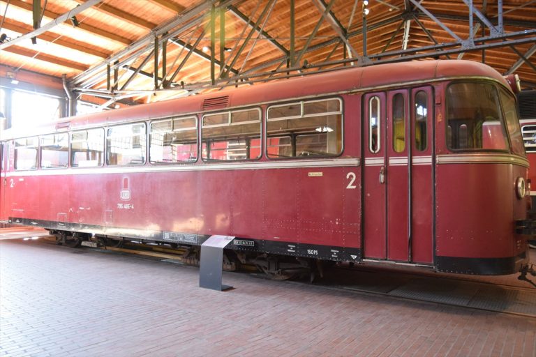 ドイツ技術博物館で学ぶ近代電車の進化と社会への影響とは？歴史と未来をつなぐ鉄道展示