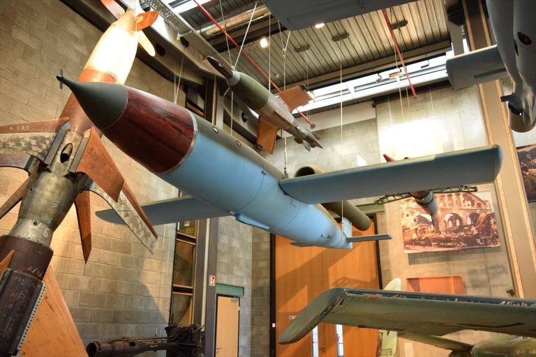 ドイツ技術博物館に展示されているV1飛行爆弾を完全解説｜開発背景・実戦での役割・パルスジェット技術の真実
