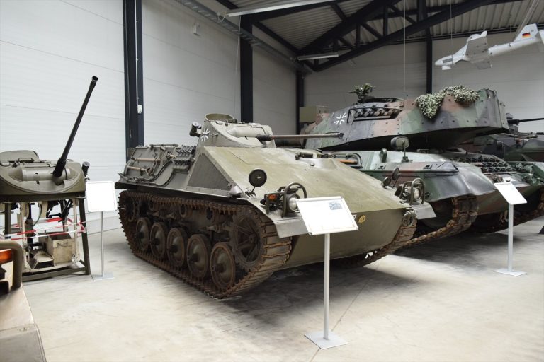 冷戦の最前線で活躍したクルツSPz 11-2装甲偵察車｜ムンスター戦車博物館で読み解く開発史・運用・設計思想