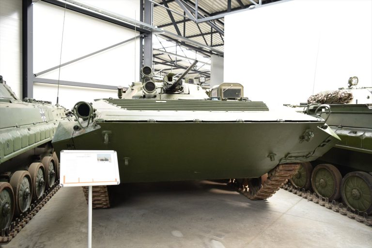 冷戦兵器BMP-2を徹底分析｜ドイツ・ムンスター戦車博物館展示車両から学ぶ活躍と技術的優位性