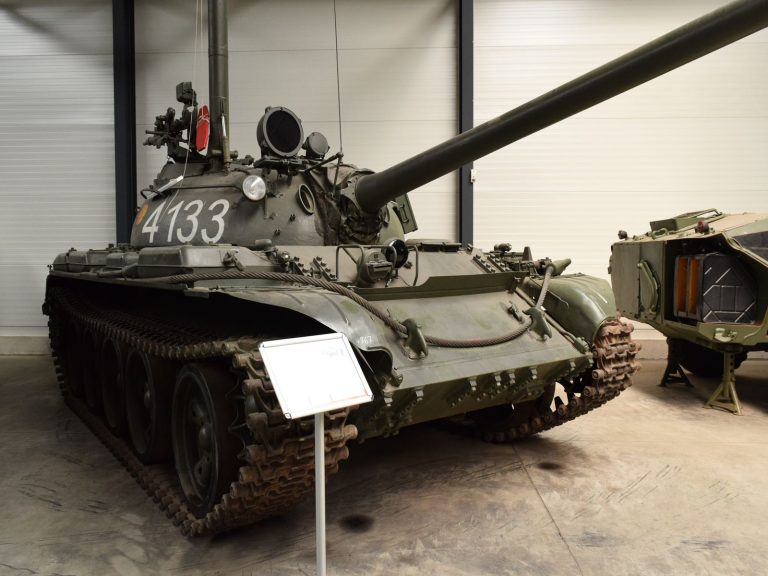 冷戦を象徴する主力戦車｜T-55の開発史・戦歴・技術的優位性