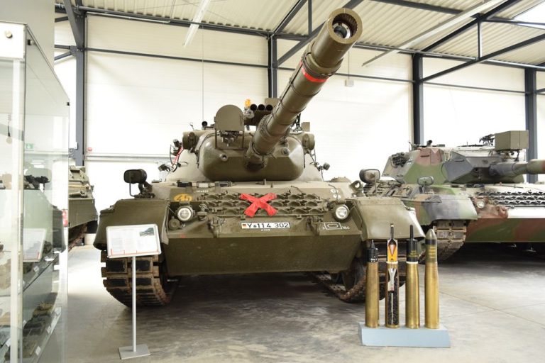 レオパルト1A2の技術的優位性とムンスター戦車博物館の展示車両に見る識別点｜L7主砲と鋳造砲塔が描く戦後ドイツの最適解